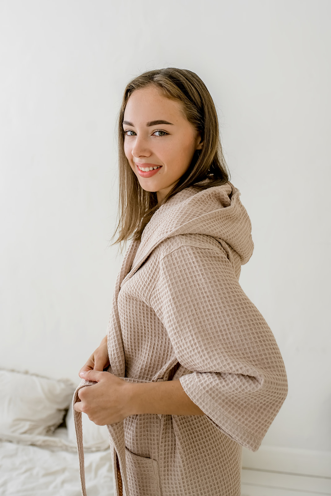 Жіночий вафельний халат COSY з капюшоном беж - фото 3
