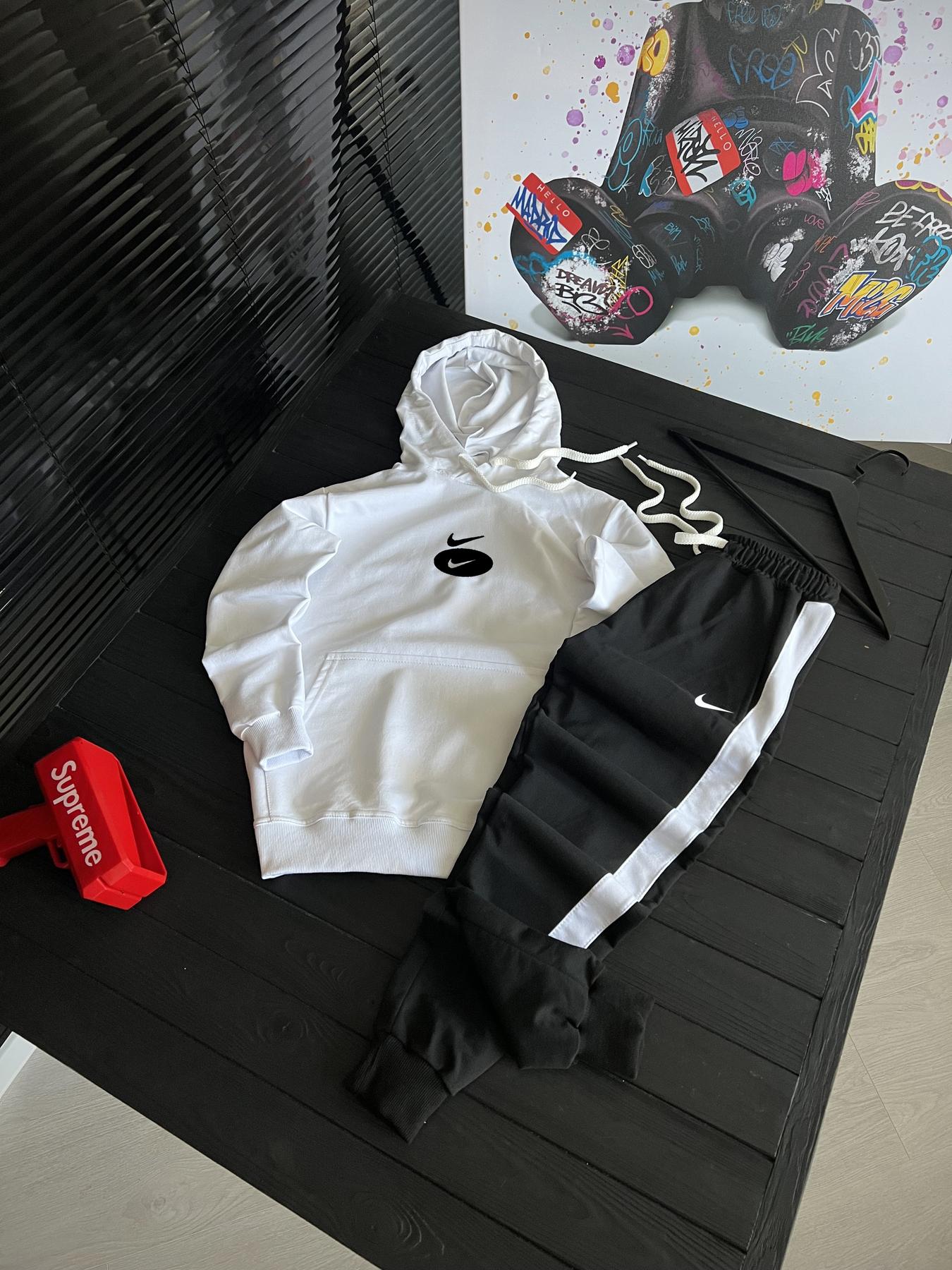 Комплект худи Nike трикотажный демисезонный стильный и трендовый для путешествий костюм