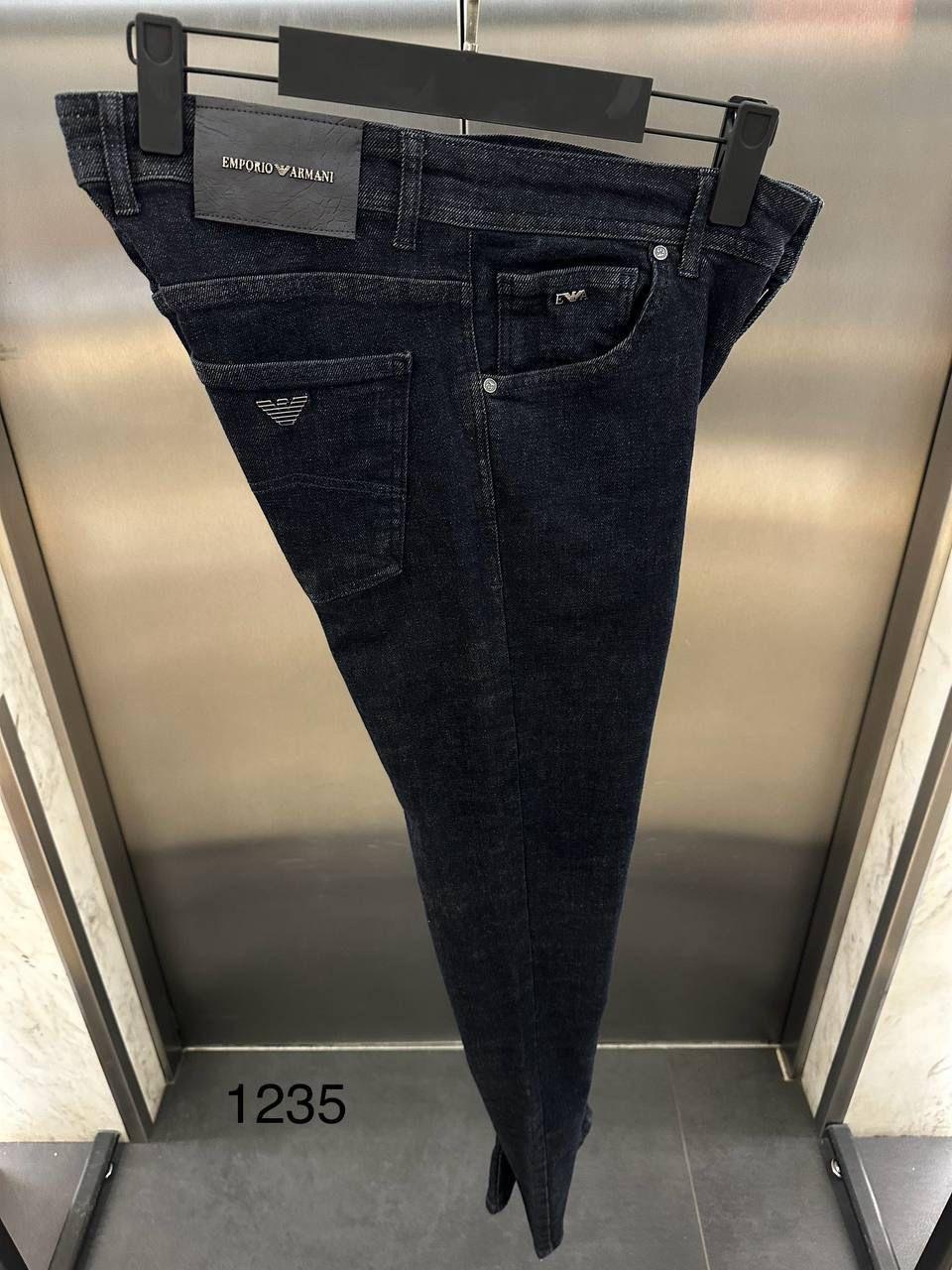 Штаны Emporio Armani мужские хлопковые цвета джинс всесезонные удобные и базовые для работы брюки