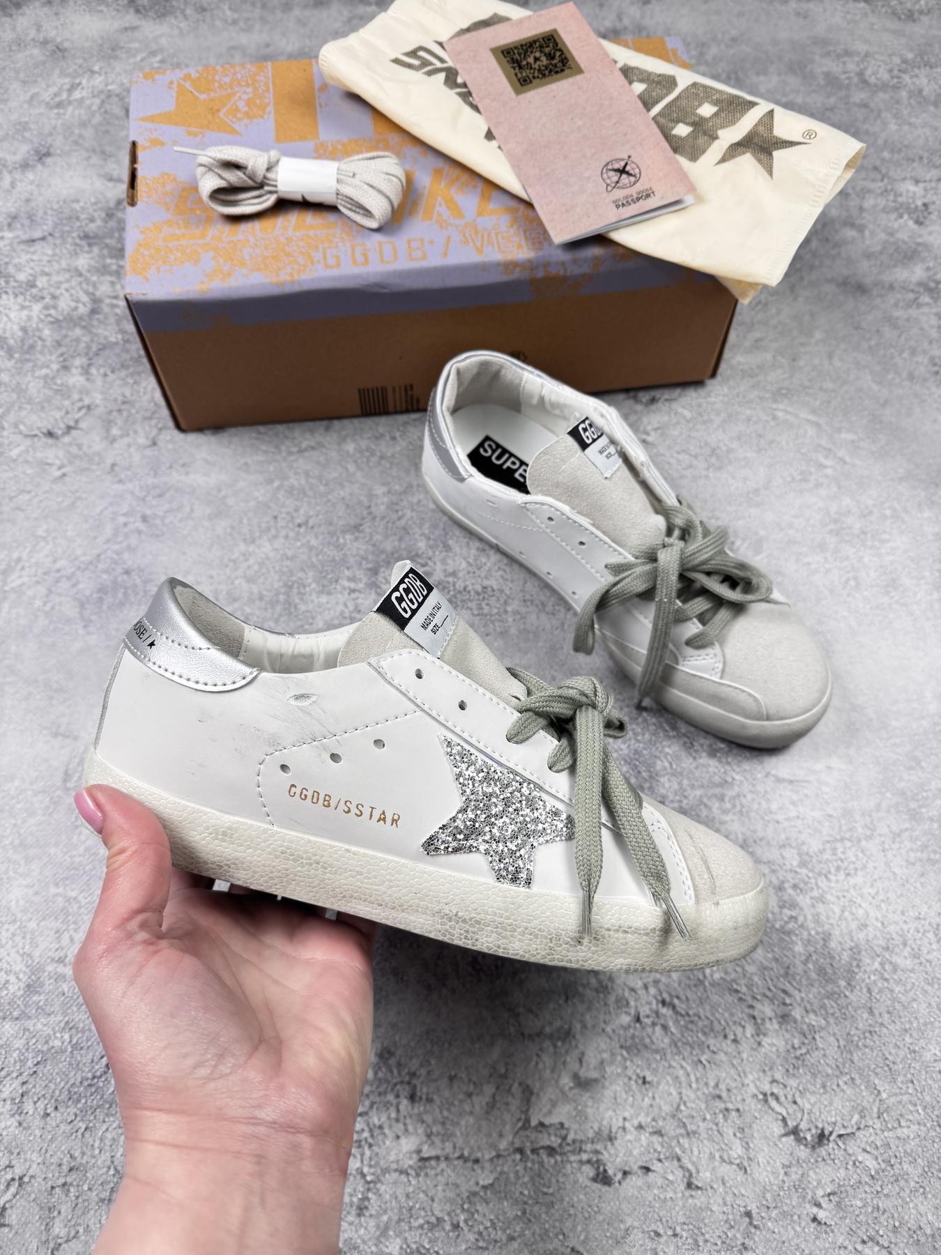 Кроссовки Golden Goose женские демисезонные практичные и трендовые повседневные на шнуровке спортивная обувь