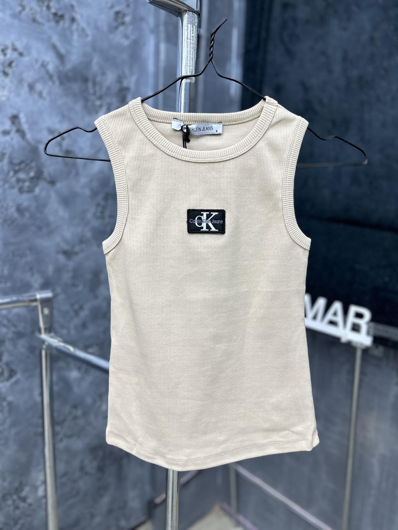 Футболка Calvin Klein жіноча бавовняна літня трендова з коротким рукавом прямого крою на подарунок теніска