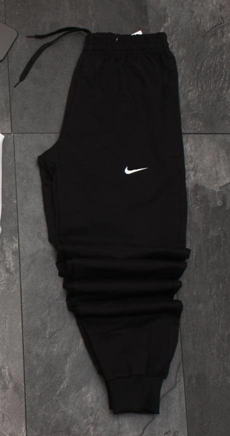 Штаны ( цвет) Nike лого мужские хлопковые черные демисезонные актуальные и повседневные для работы брюки