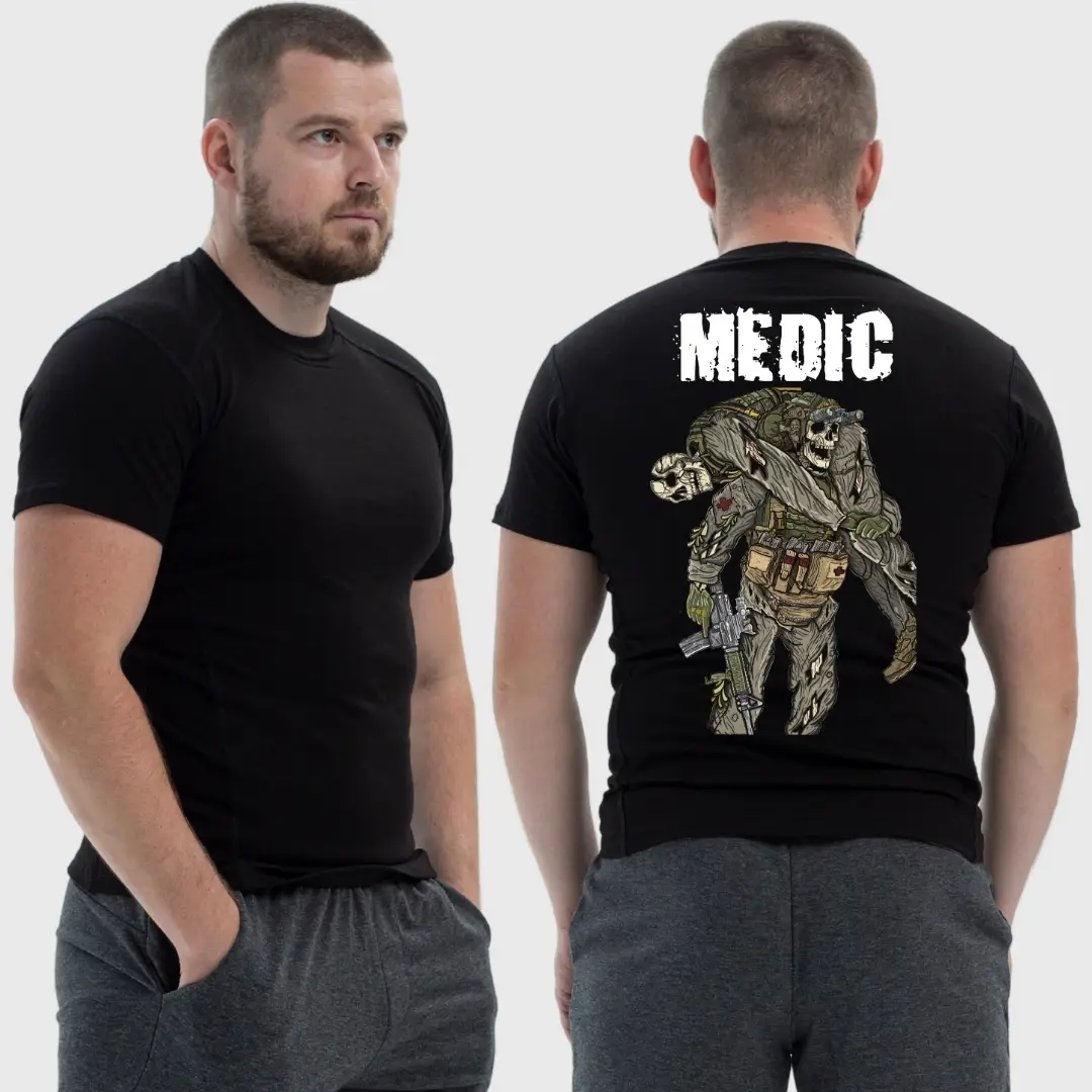 Чоловіча тактична футболка з принтом Medic військовий медик скелет витягає пораненого, Чорний