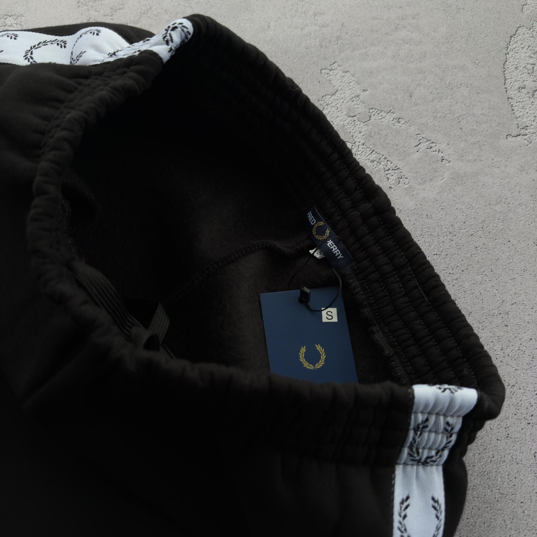 Штаны Fred Perry зима унисекс хлопковые черные удобные утепленные на молнии на каждый день брюки