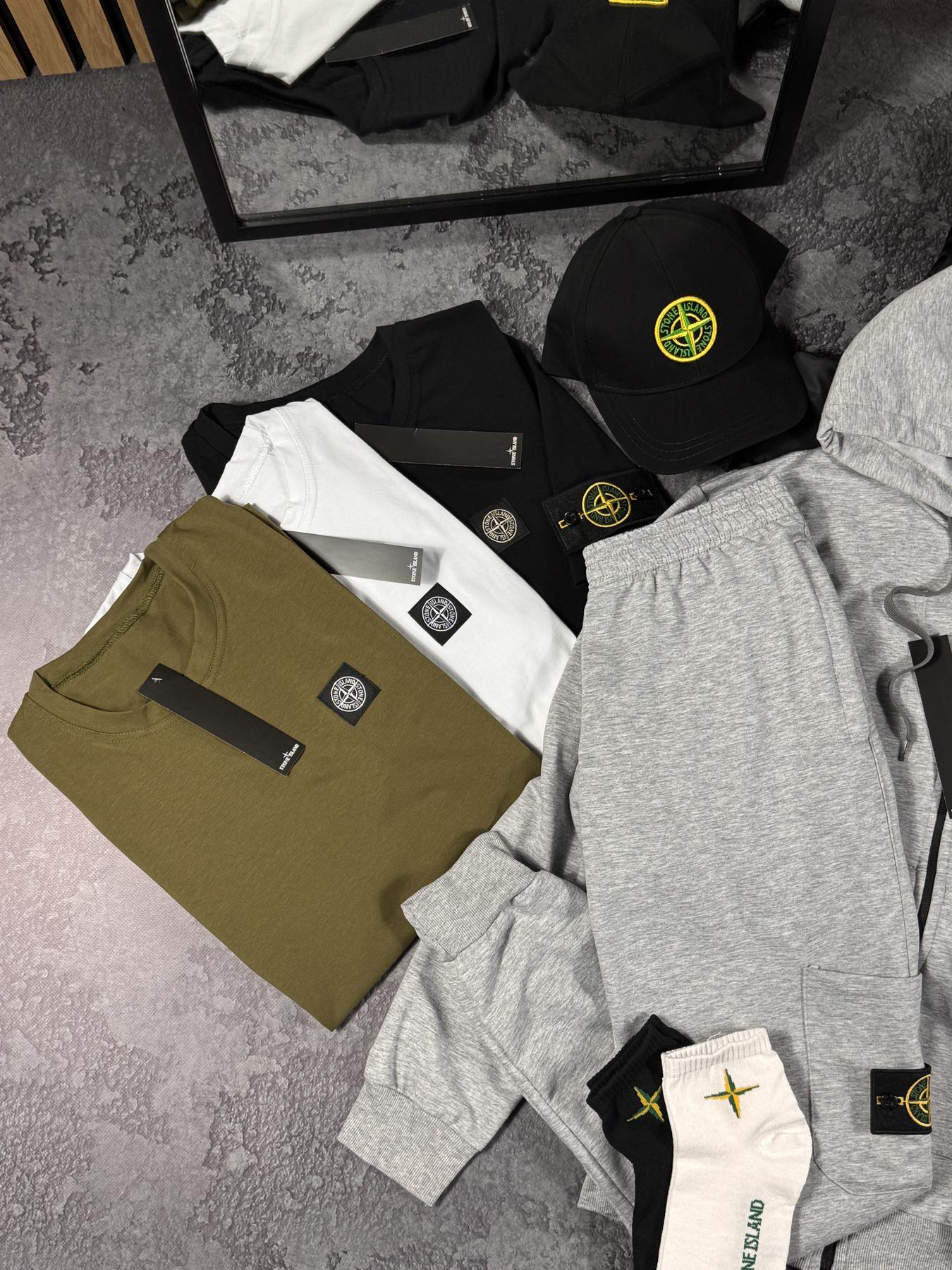 Сет Stone Island ( костюм+жилетка+футболка+кепка+носки) для города и прогулок комплект одежды