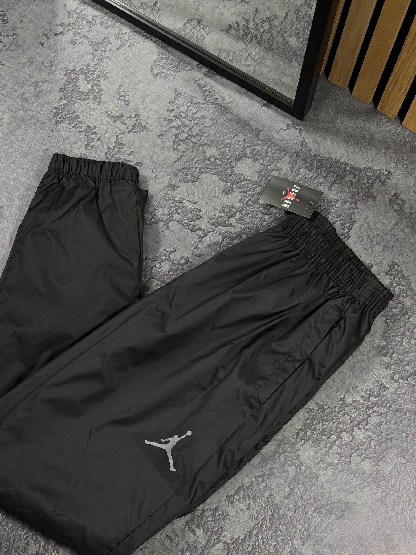 Спортивные штаны Jordan плащевка демисезонные практичные в уличном стиле джоггеры