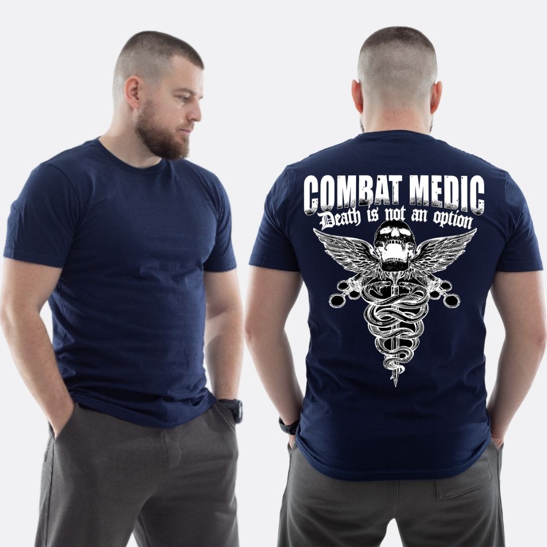 Чоловіча класична футболка з принтом Combat medic череп герб медицини , Темно синій