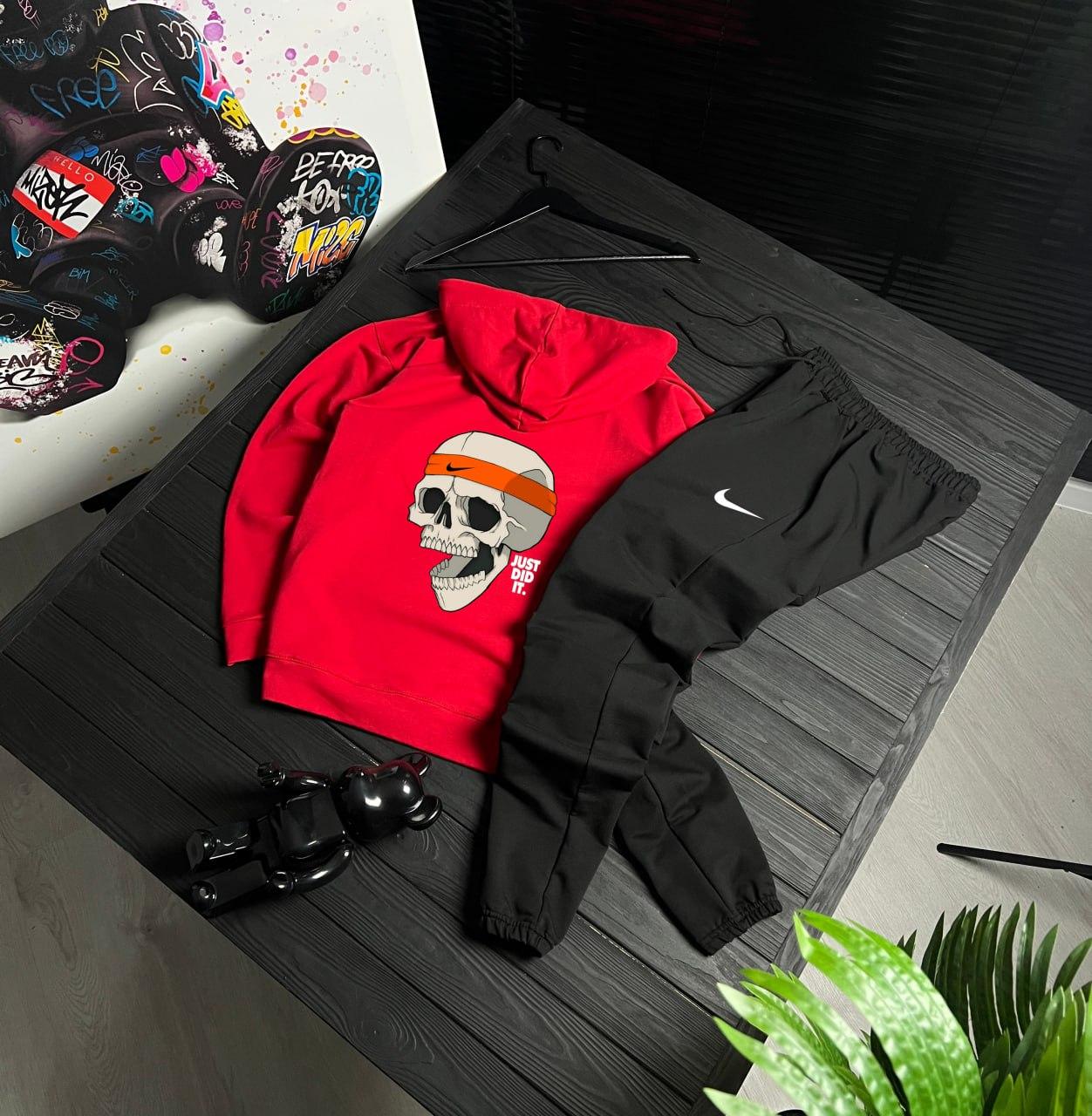 Весняний комплект Nike хлопковый трендовый и актуальный для поездок за город костюм