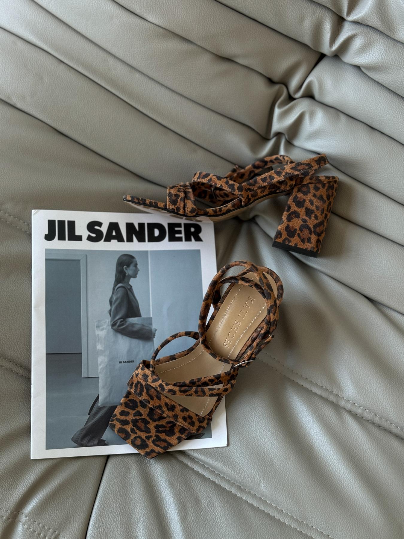 Купити жіночі босоніжки