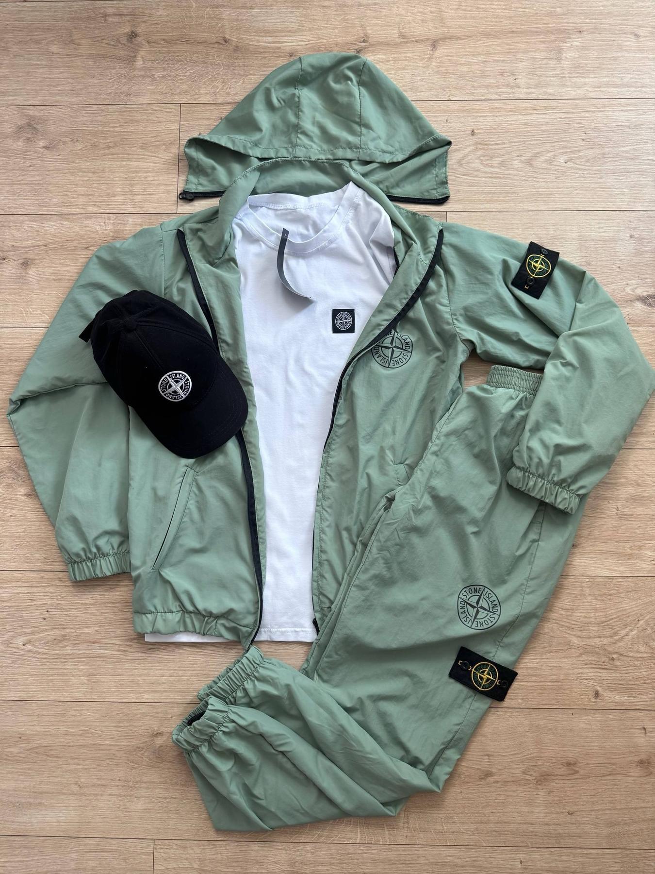 Костюм с плащевки зеленый +футболка(белая)+кепка+носки в подарок Stone Island демисезонный с вышивкой комплект