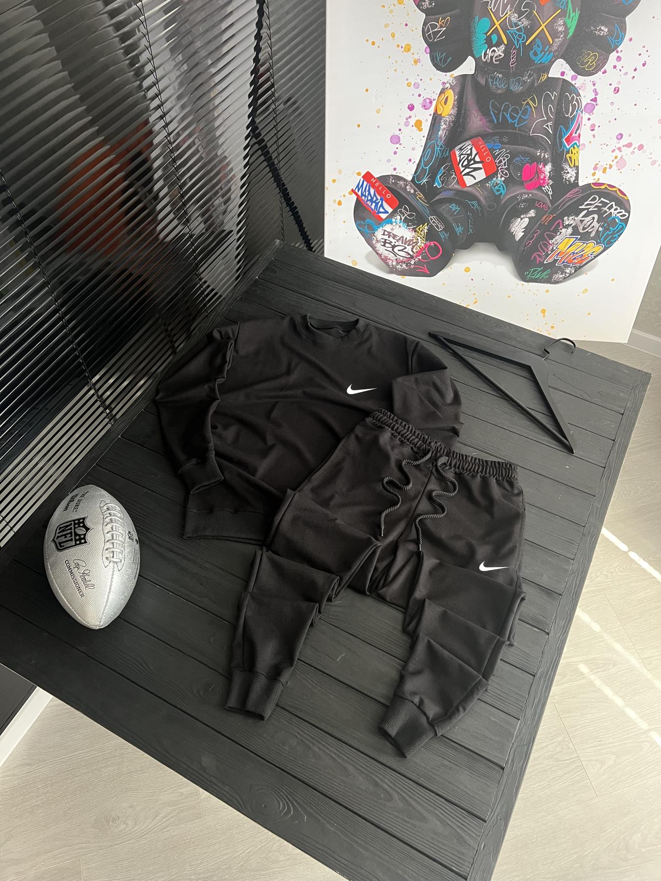 Комплект свитшот + штаны Nike трикотажный демисезонный модный и практичный для встреч с друзьями костюм