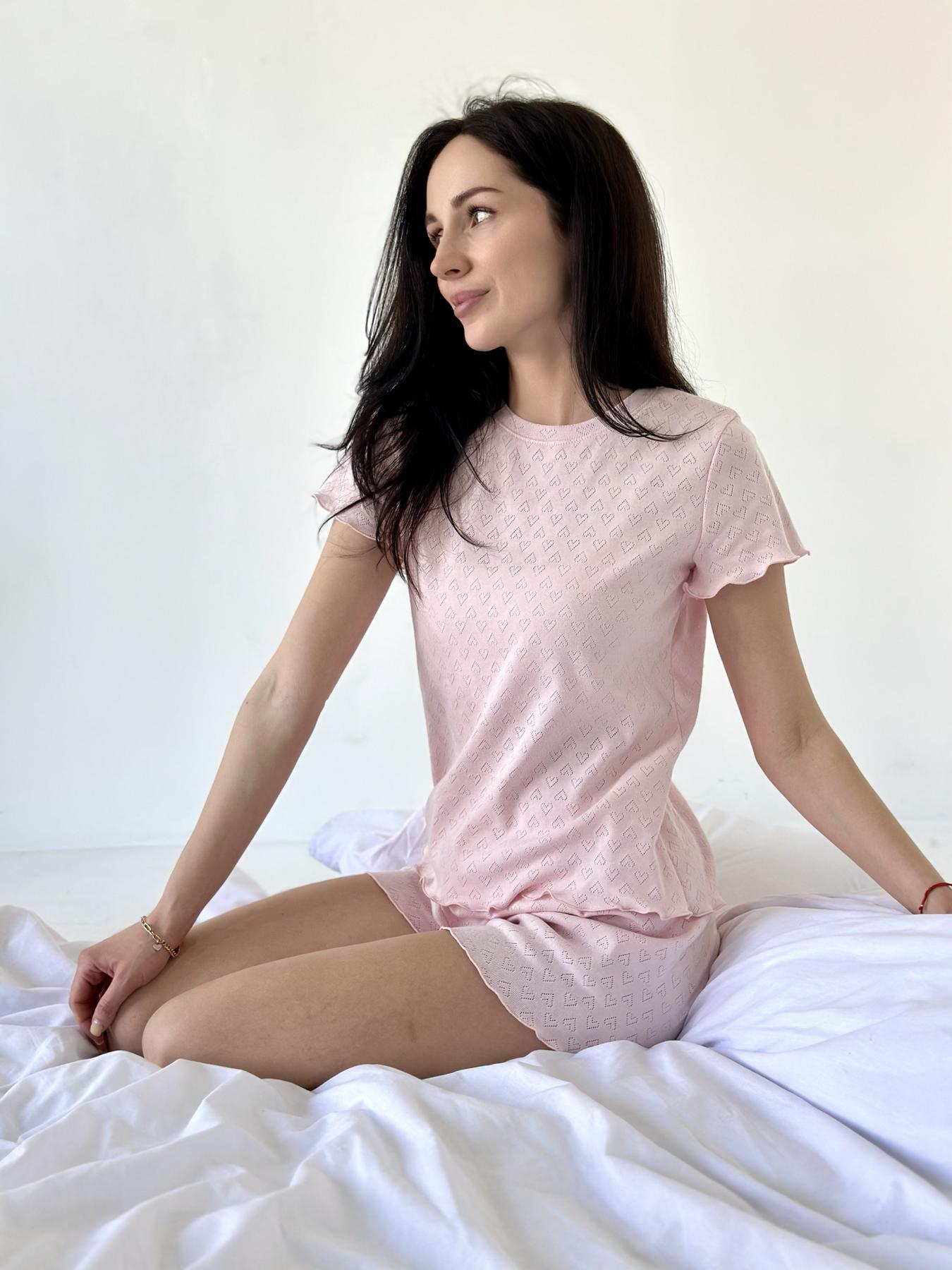 Жіноча піжама футболка+шорти з рюшами Rose Amour, блідо-рожева - фото 4