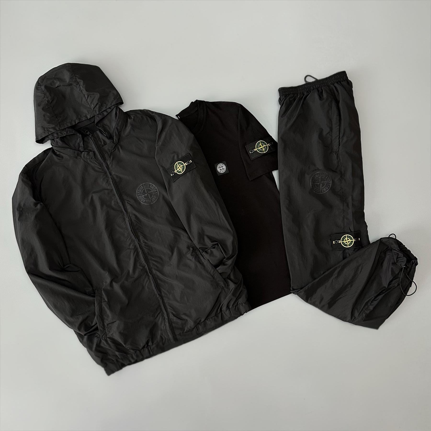 Костюм с плащевки+ футболка(черная) Stone Island черный демисезонный стильный и удобный с капюшоном комплект