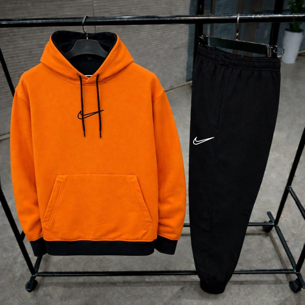Весняний комплект Nike трикотажный практичный и трендовый на прогулку костюм