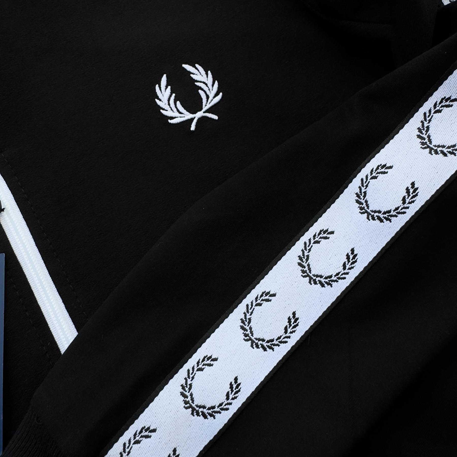Кофта Fred Perry унисекс трикотажная черная всесезонная модная и повседневная на молнии в стиле casual реглан