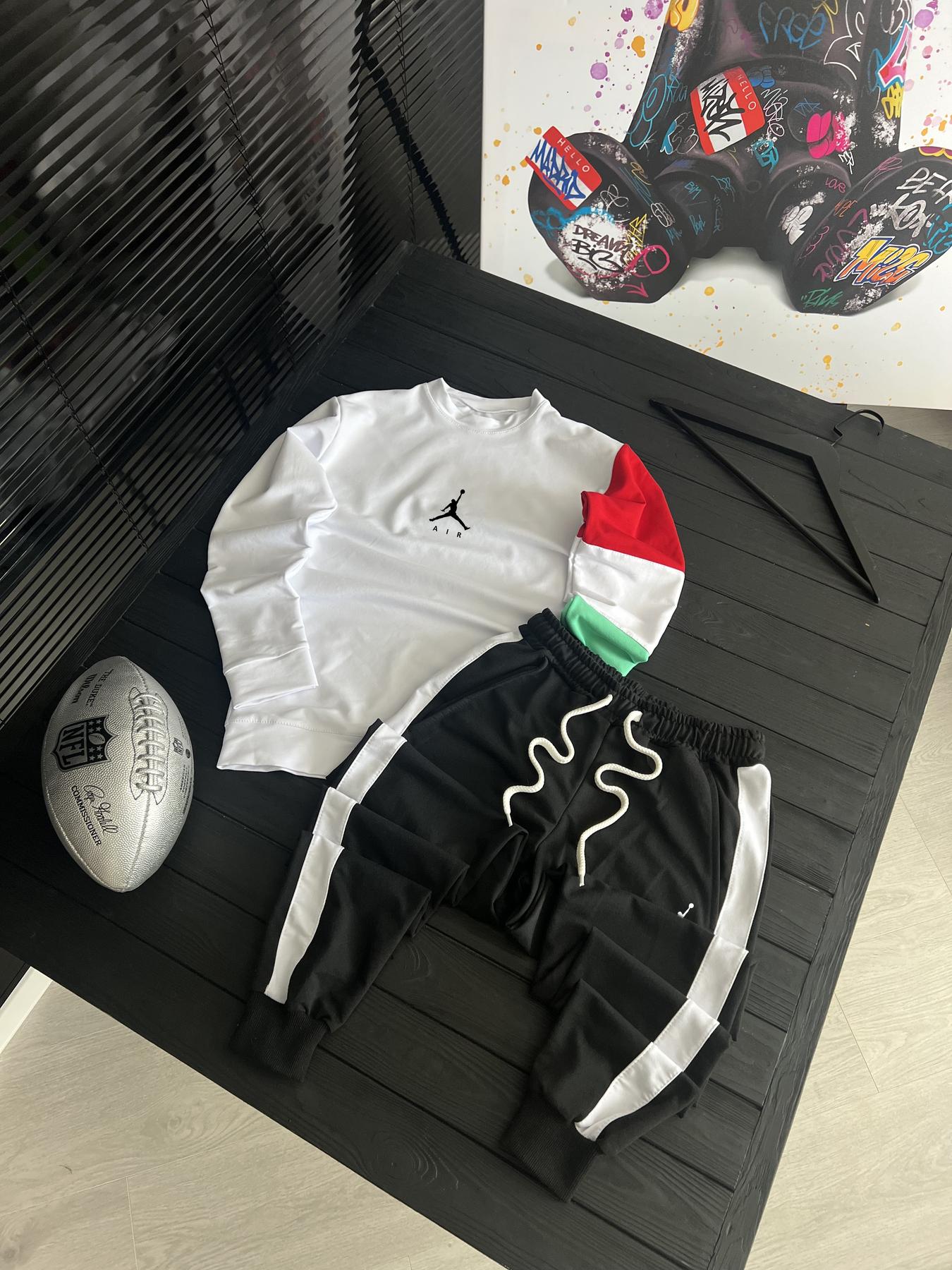 Комплект свитшот+штаны Jordan трикотажный демисезонный практичный и трендовый для отдыха костюм