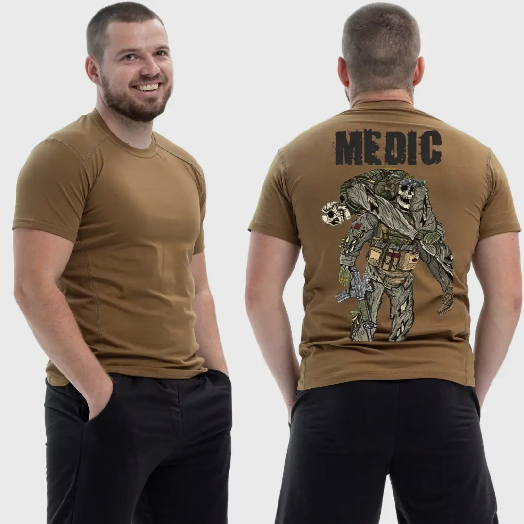 Чоловіча тактична футболка з принтом Medic військовий медик скелет витягає пораненого, Койот